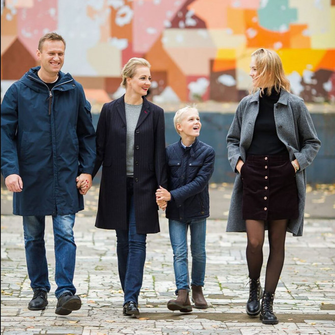 Alexei Navalny with his family