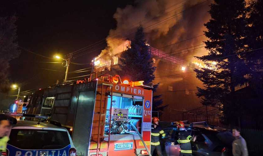Explozie, urmată de incendiu, la o clădire din Sectorul 5 al Capitalei. Patru persoane rănite