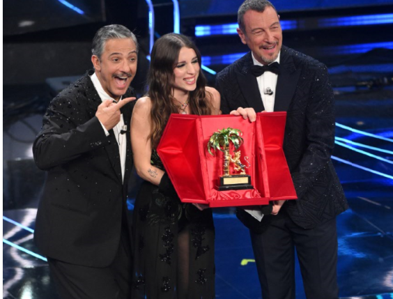 Sanremo 2024. Angelina Mango câştigă cu melodia "La noia" şi va reprezenta Italia la Eurovision