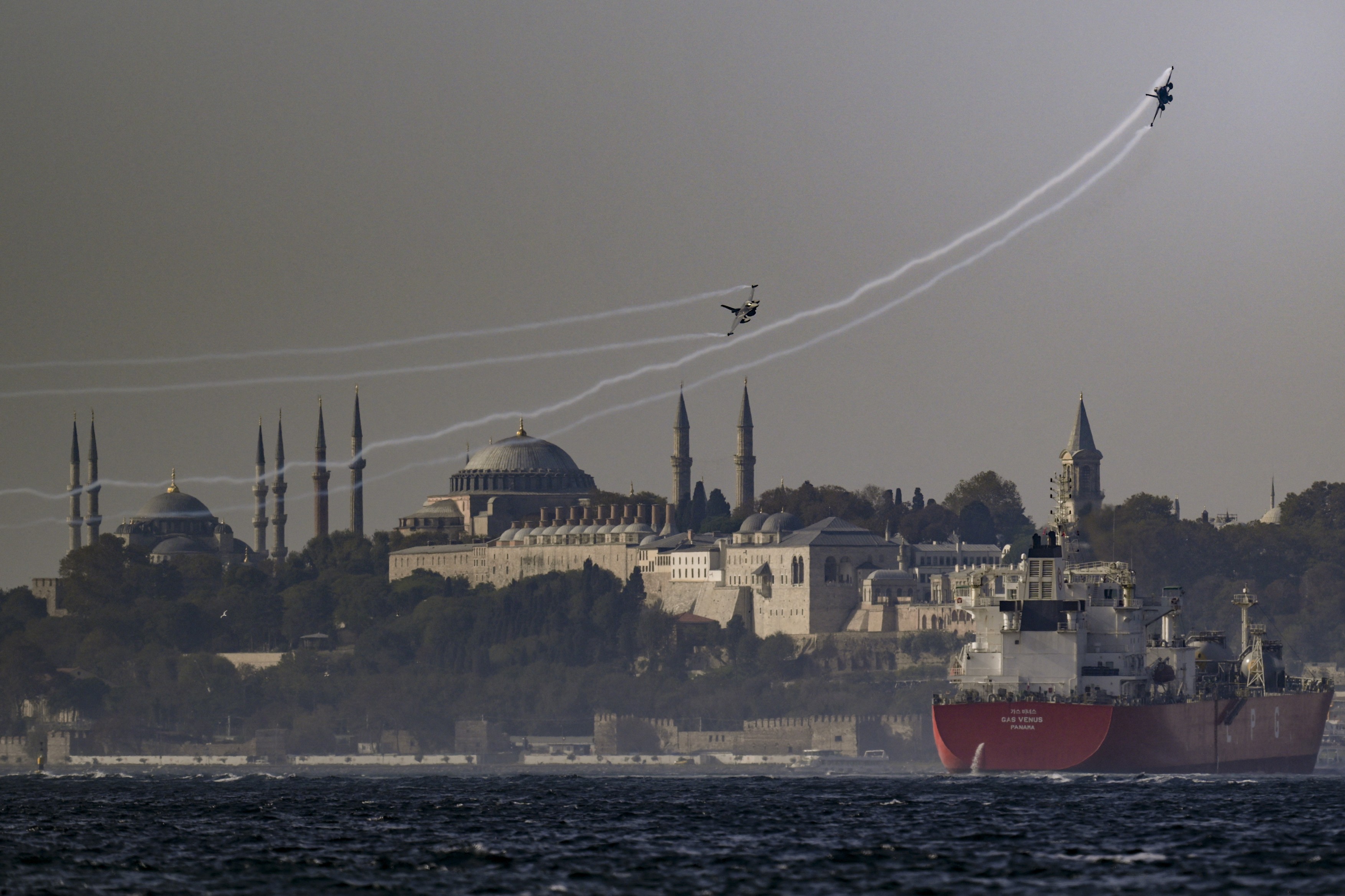 Congresul SUA a aprobat vânzarea de avioane F-16 Turciei lui Erdogan
