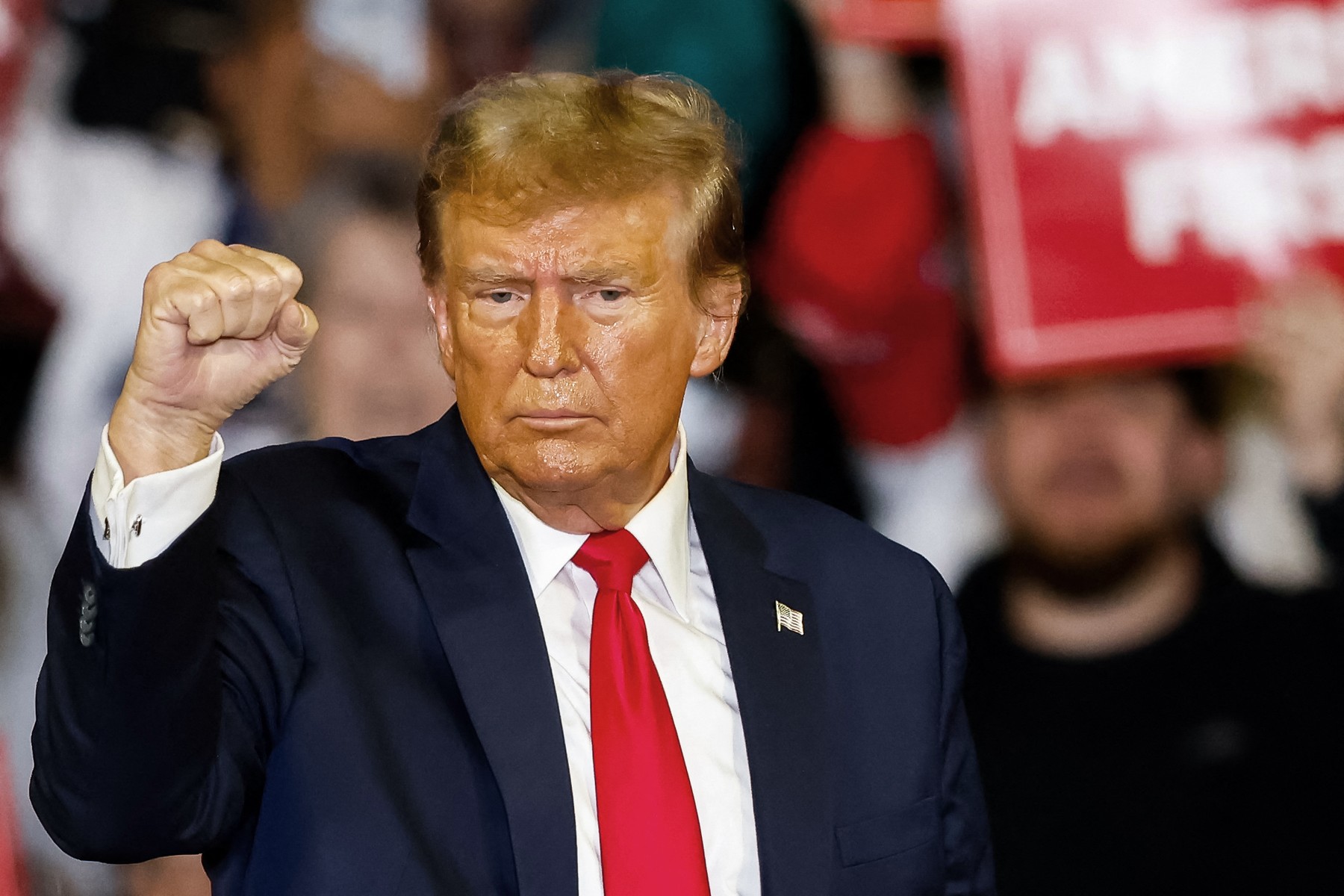 Trump nu renunță la pretenția de „imunitate absolută” și cere Curții Supreme să i-o confirme