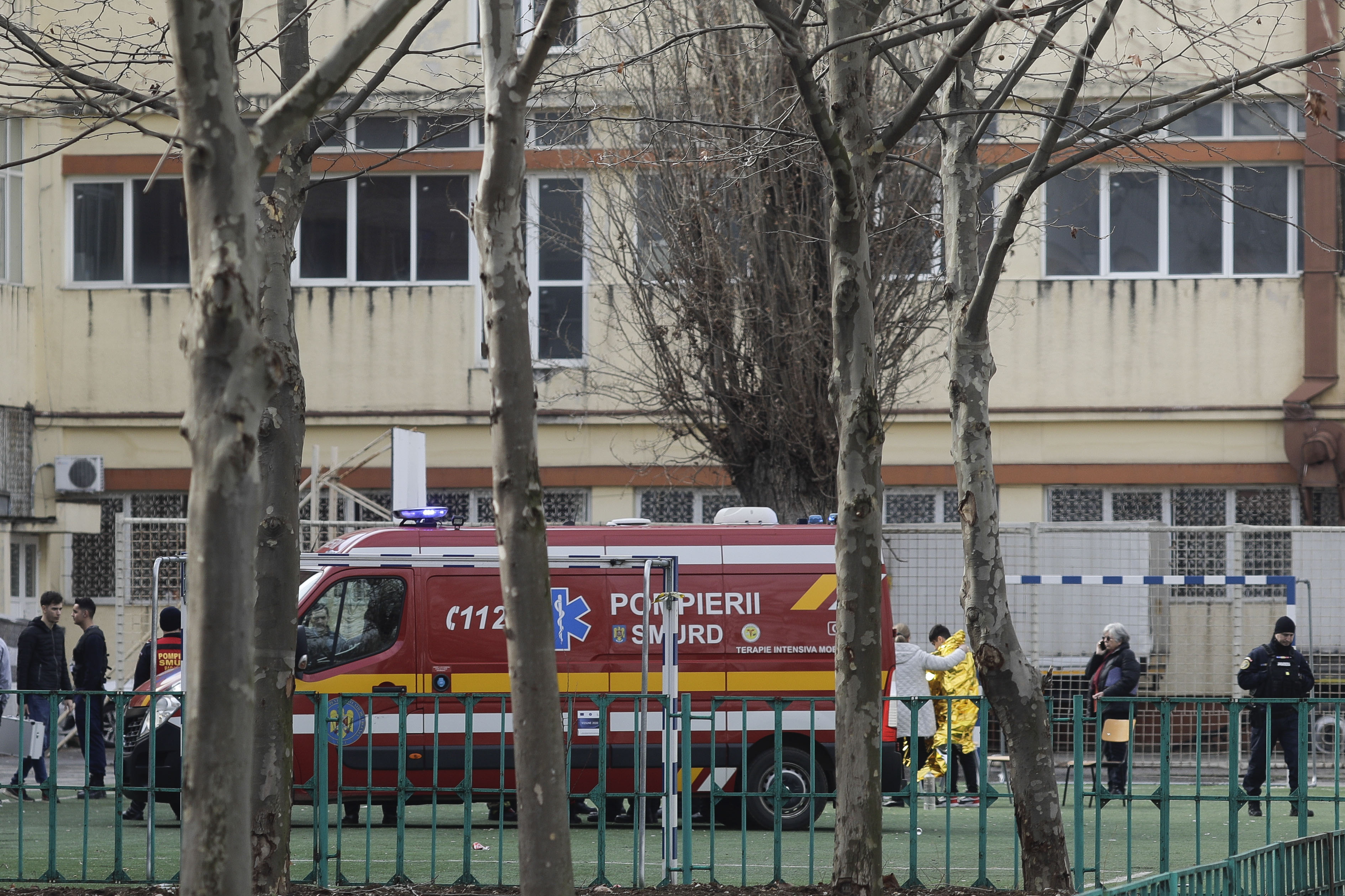 Elevul de 15 ani care a folosit un spray lacrimogen în liceu, iar colegii săi au ajuns la spital, a fost plasat sub control judiciar