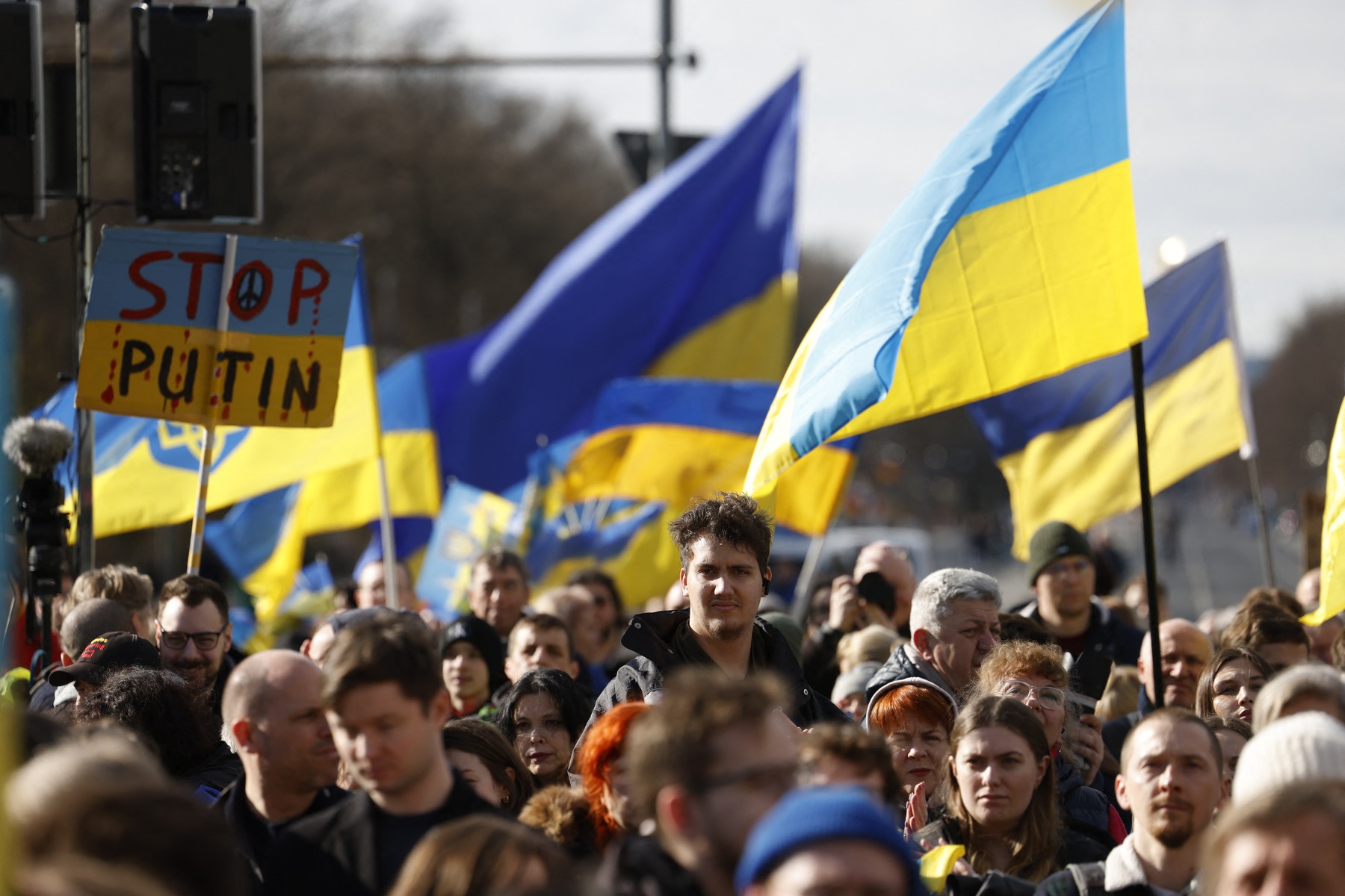 Peste 1.000 de refugiaţi ucraineni au protestat în faţa sediului Consulatului Rusiei din Constanța