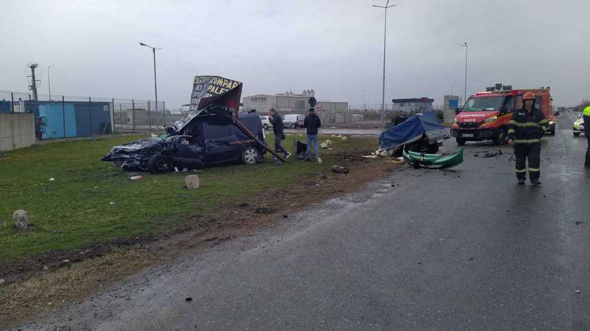 Accident grav pe DN1 A: Trei oameni au fost transportați la spital
