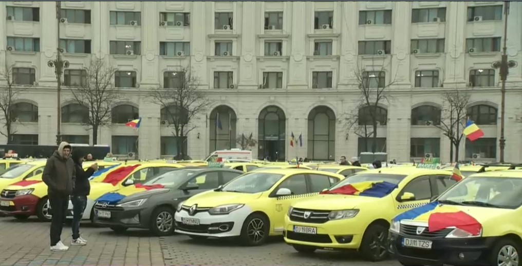 Sute de taximetriști protestează, luni, în București. Care sunt principalele revendicări