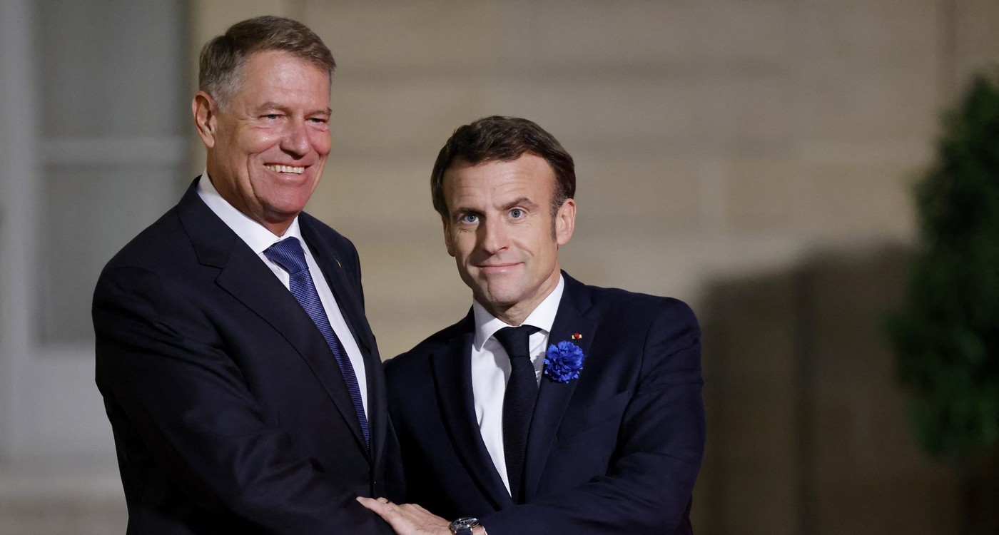 Klaus Iohannis se va întâlni luni la Paris cu Emmanuel Macron și alți lideri NATO