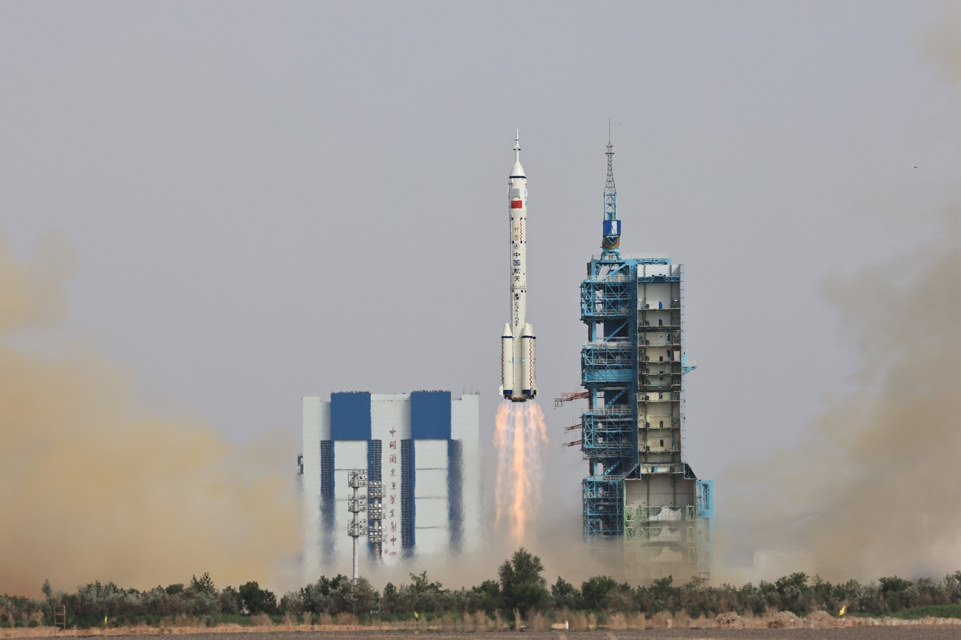 China a dezvăluit numele navei spațiale cu care speră să ducă astronauți pe Lună