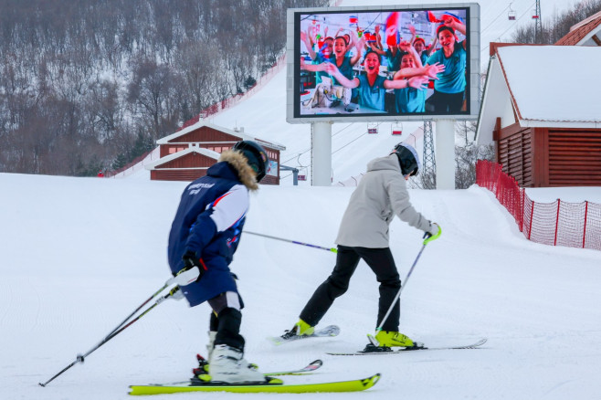 Russian tourists in North Korean ski resort