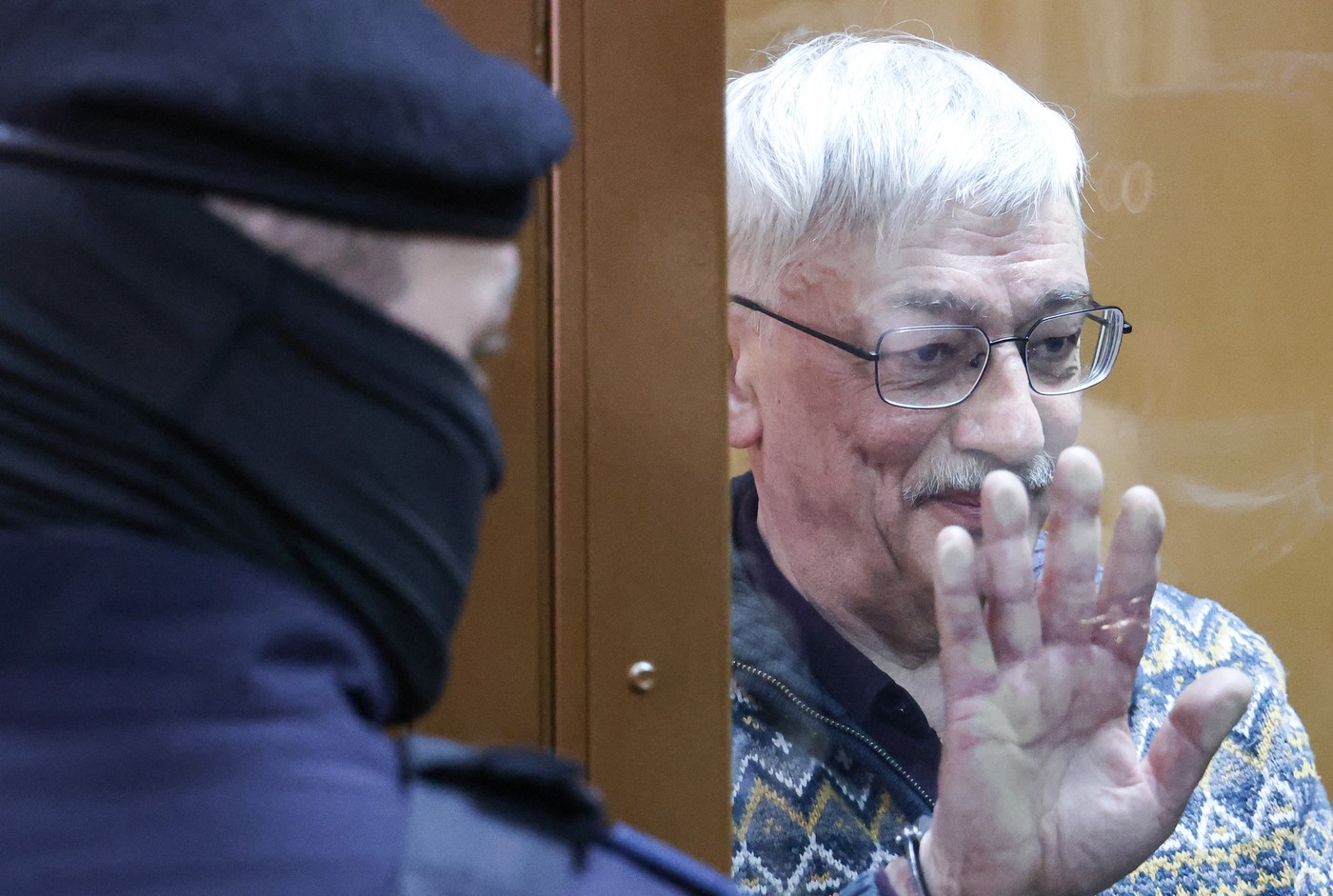 Disidentul rus Oleg Orlov a fost condamnat la 2 ani si jumatate de inchisoare intr-o colonie penala