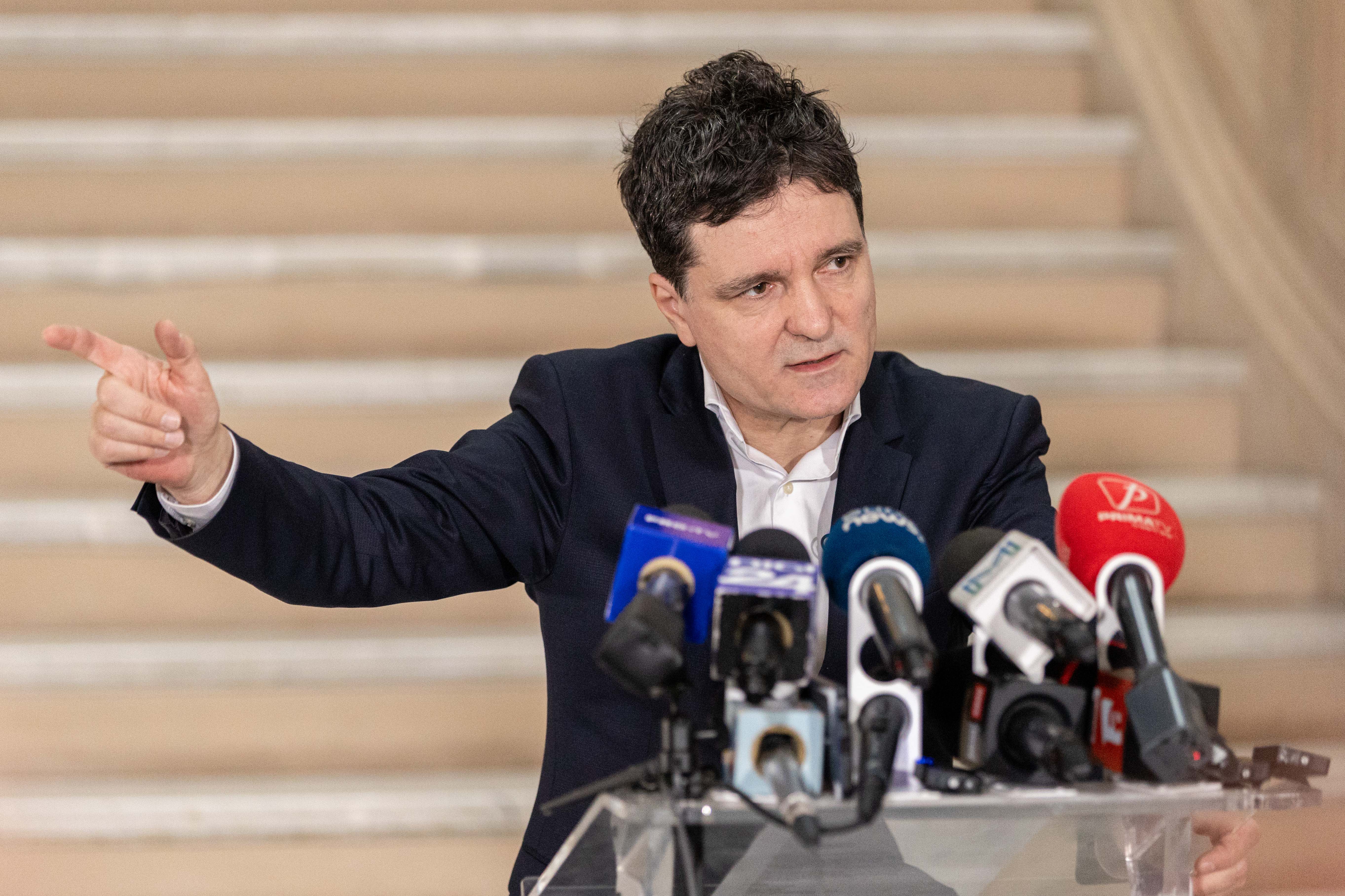 Nicușor Dan declară război „rechinilor imobiliari” din București: „Candidaţi voi! Nu vă mai ascundeţi în spatele unor amărâţi”