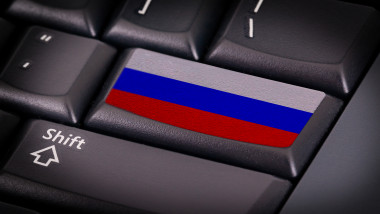 tastatura cu un buton cu steagul rusiei