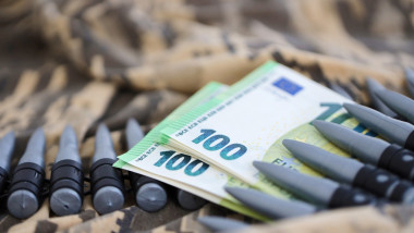 euro langa simbolul armatei ucrainene