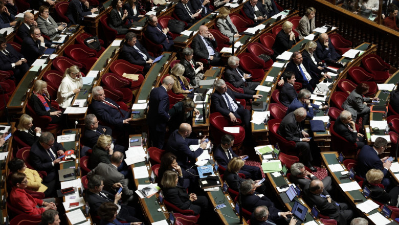 senatori francezi in plen