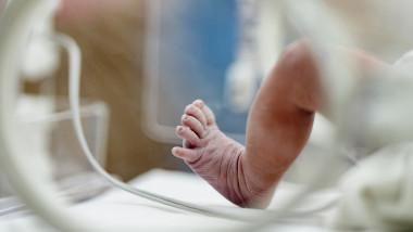 picioare de bebelus in spital
