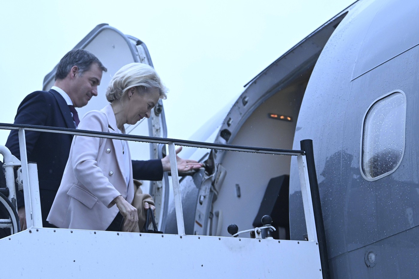 Președinta Comisiei Europene este criticată pentru că a zburat prea des cu avionul privat