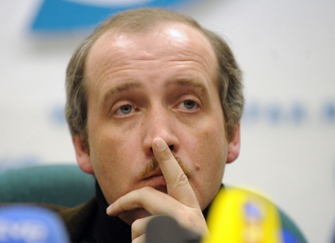 Redactorul-șef al publicației Novaia Gazeta, care critică regimul lui Putin, a fost arestat la Moscova