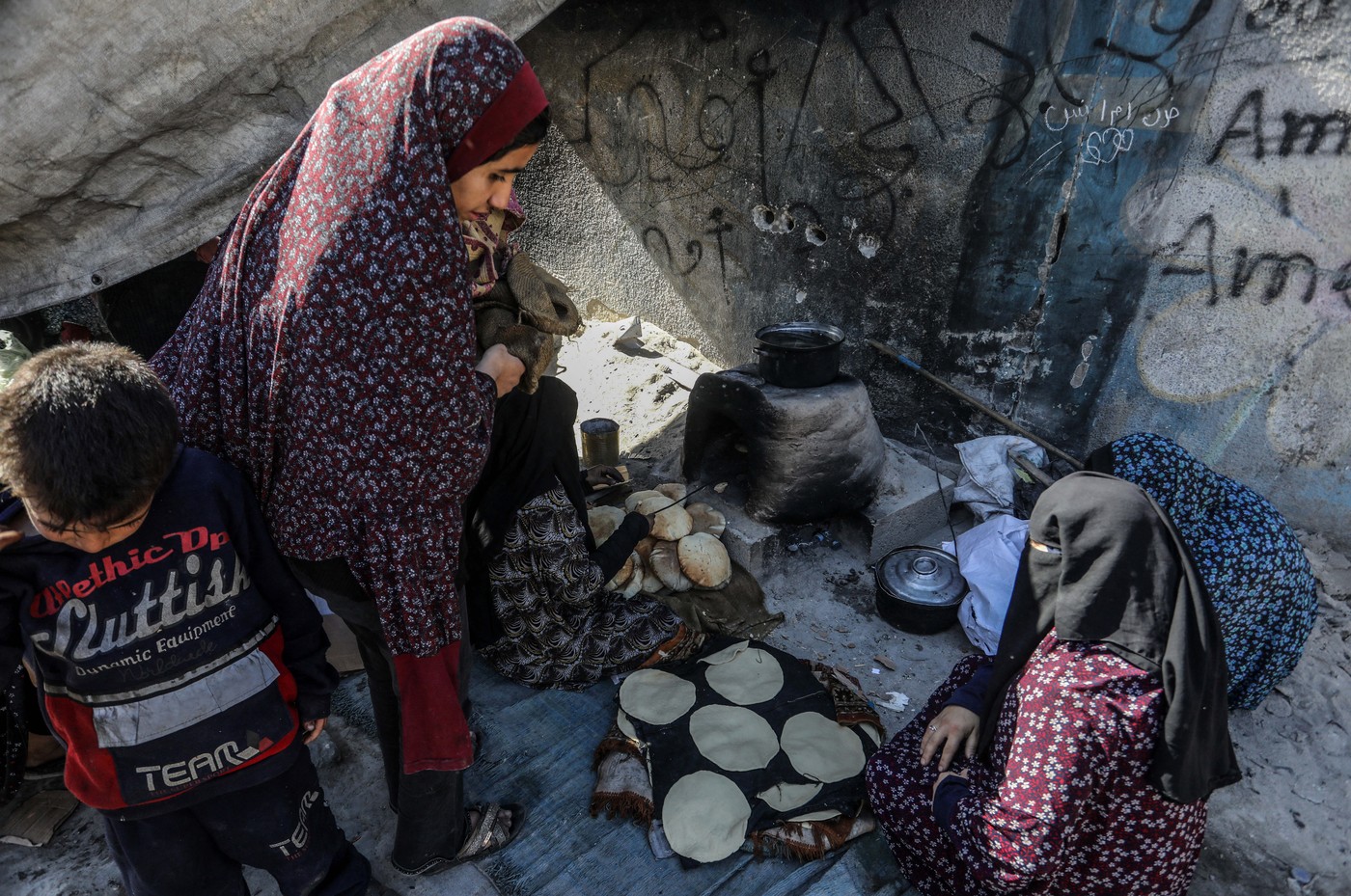 Peste 25.000 de femei şi copii au fost ucişi în Fâşia Gaza. Șeful Pentagonului: Israelul ar trebui să facă mai mult pentru a-i proteja