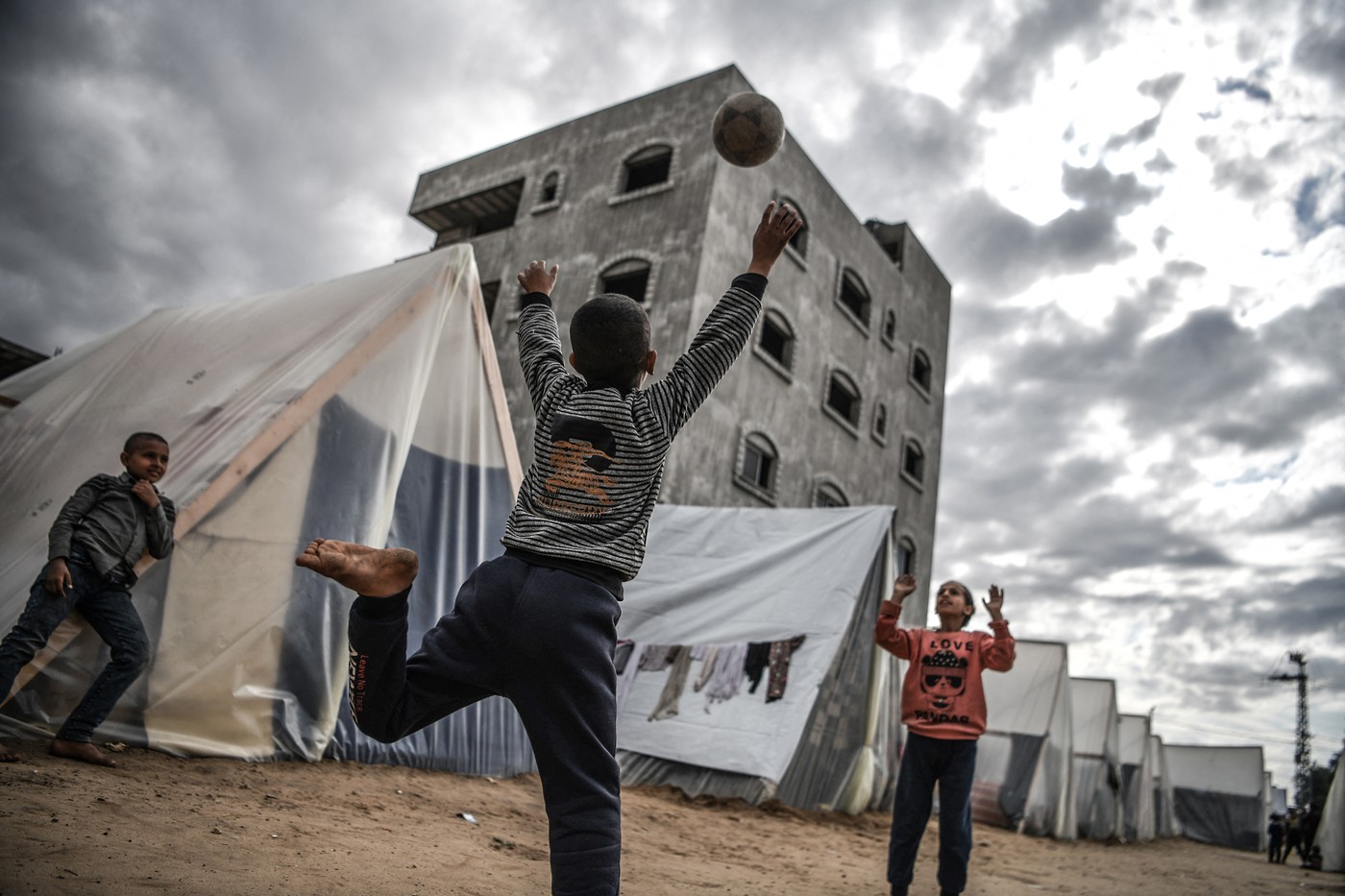 ONU avertizează că ar putea avea loc „o explozie a numărului de decese în rândul copiilor” din Fâșia Gaza
