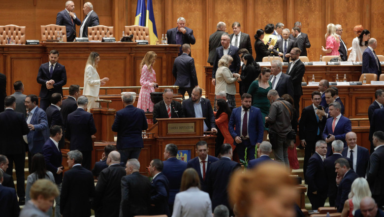 BUCURESTI - PARLAMENT - PLEN REUNIT - VOT GUVERN COALITIE - 15 I