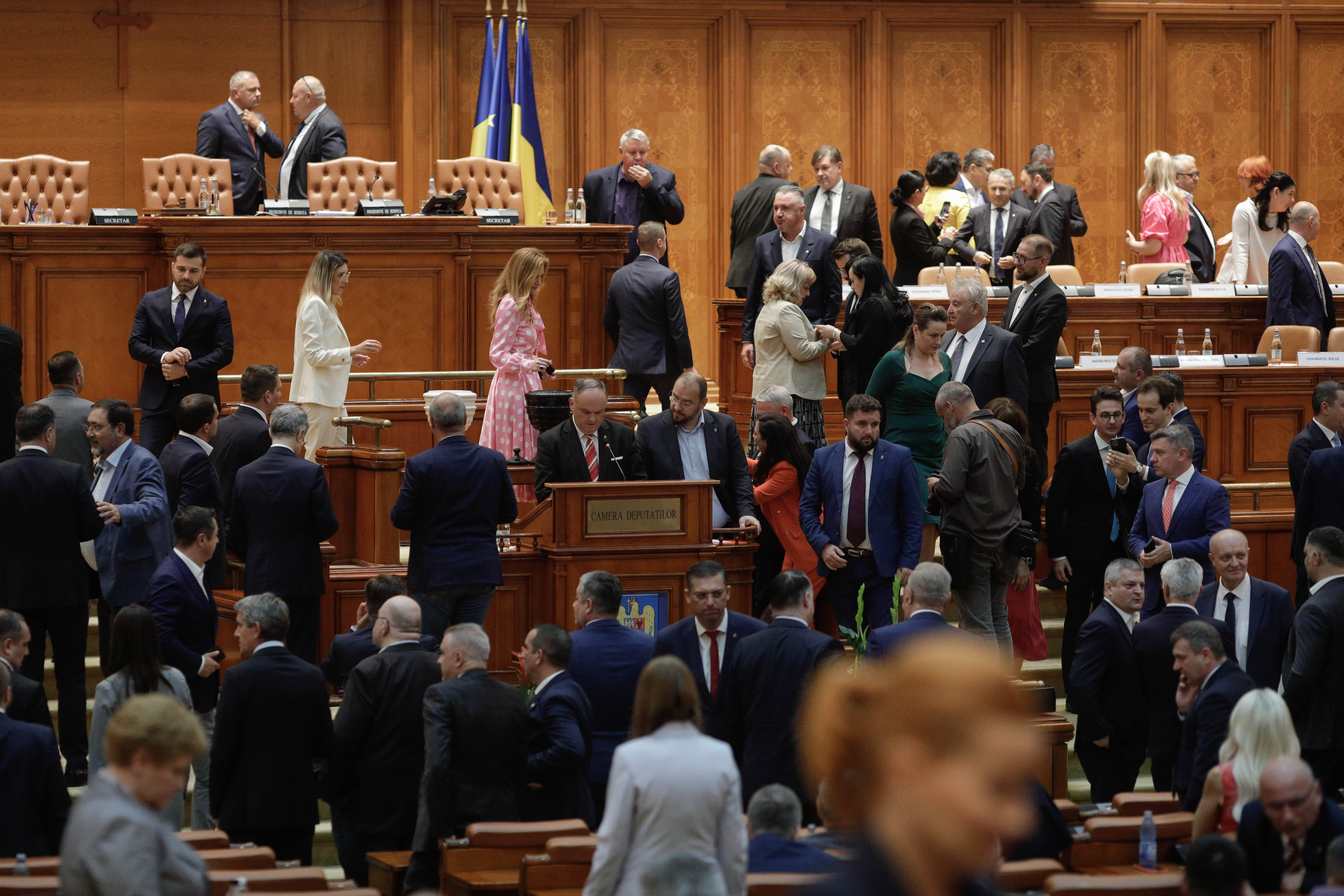 Deputații vor avea acces limitat prin cablu sau Wi-Fi la unele servicii și platforme după atacul cibernetic