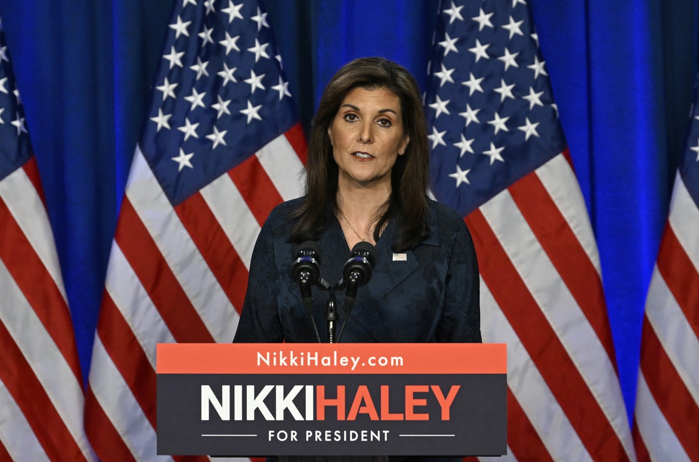 „Nu mi-e teamă de răzbunarea lui Trump”. Republicana Nikki Haley anunță că nu renunță la campanie, în ciuda șanselor sale foarte mici