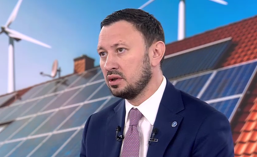 Mircea Fechet. Nu va exista „taxa pe soare”. Sper ca programul să se încheie când și pe ultimul acoperiș va exista un panou solar