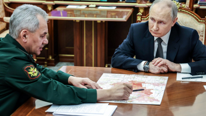 Serghei Șoigu și Vladimir Putin discută despre războiul din Ucraina