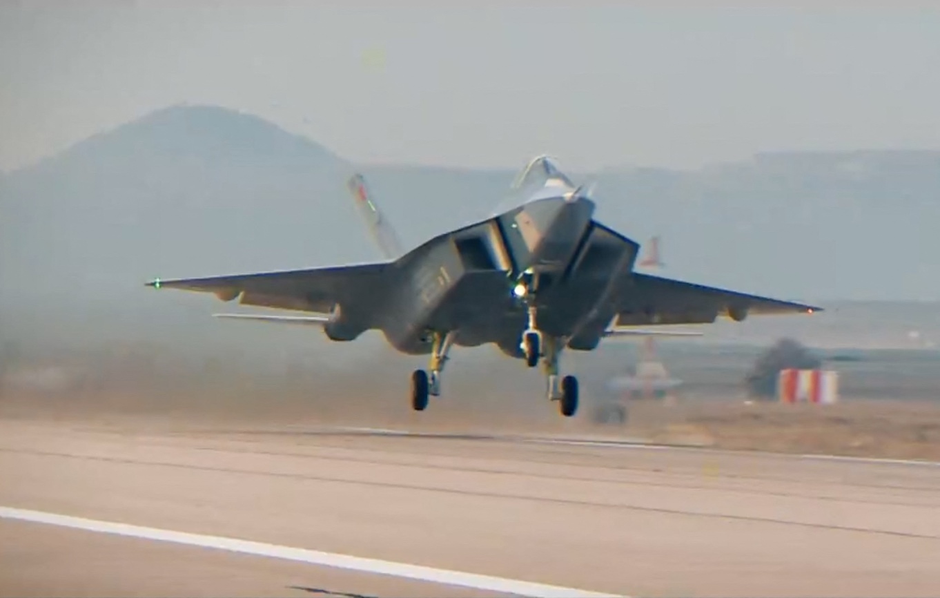KAAN, primul avion de luptă al Turciei, a efectuat zborul inaugural
