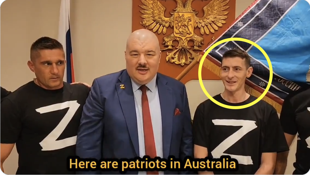 Fiul vitreg al noului șef al armatei ucrainene, Oleksandr Sîrski, filmat în tricou cu litera „Z”, rugându-se pentru victoria Rusiei