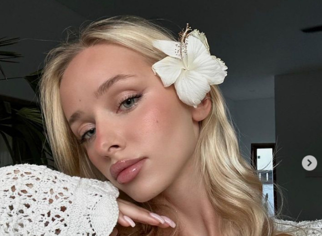 Rușii au dat-o în urmărire pe o ucraineancă de 24 de ani, model OnlyFans, care s-a filmat indecent în Piața Roșie din Moscova