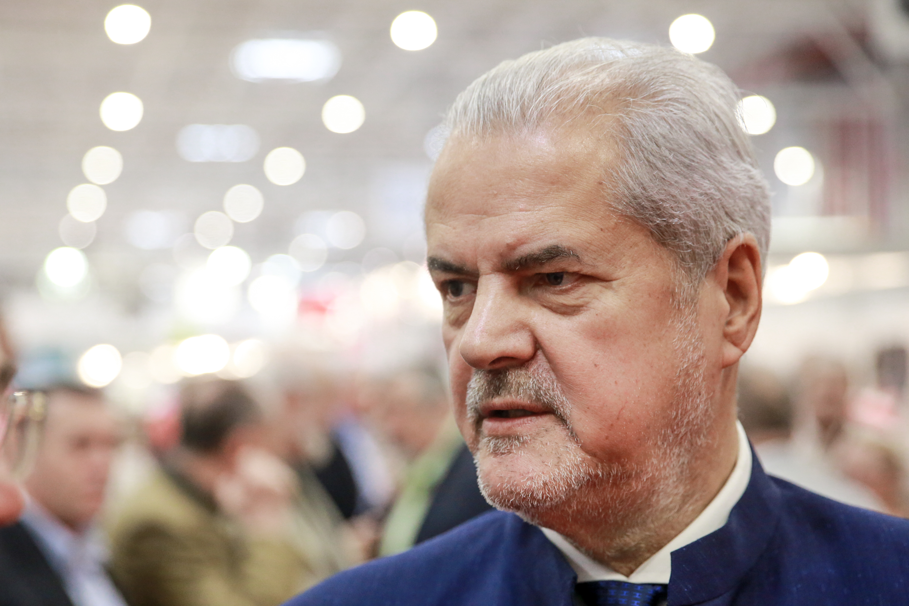 Adrian Năstase le reproșează politicienilor că au lipsit de la înmormântarea lui Ion Iliescu: „Trebuiau să-l cinstească”