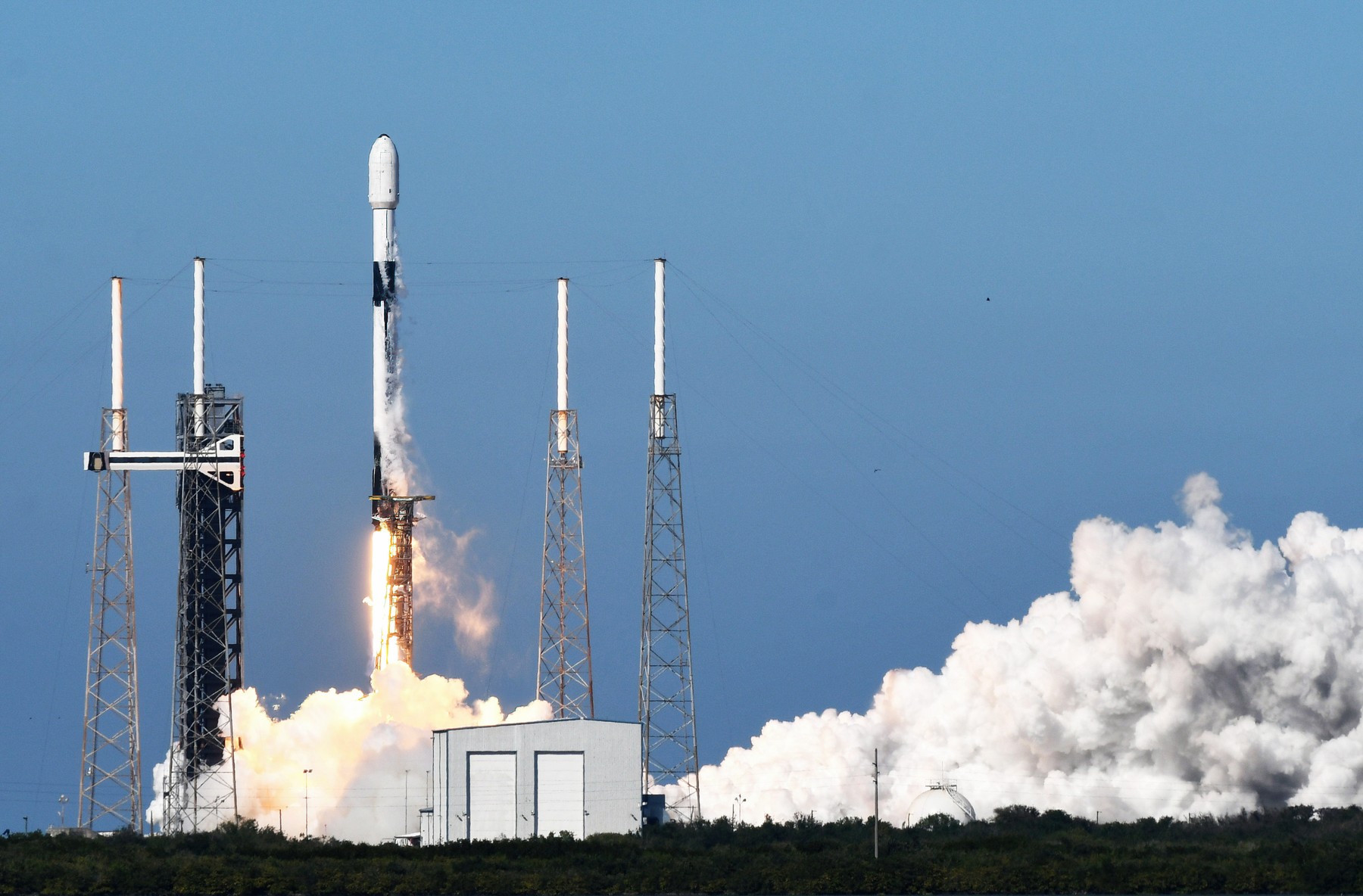 Demisie suprinzătoare. Vicepreşedintele SpaceX, Tom Ochinero, pleacă de la compania spaţială a lui Elon Musk
