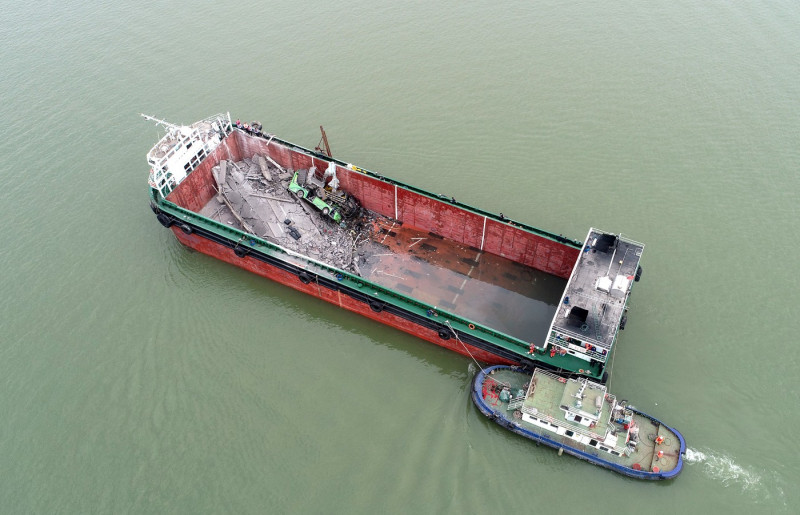 CHINA GUANGDONG GUANGZHOU SHIP BRIDGE ACCIDENT (CN)