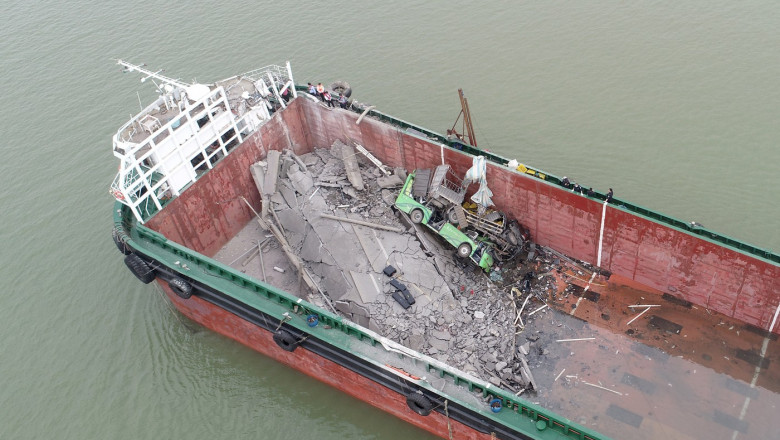 CHINA GUANGDONG GUANGZHOU SHIP BRIDGE ACCIDENT (CN)