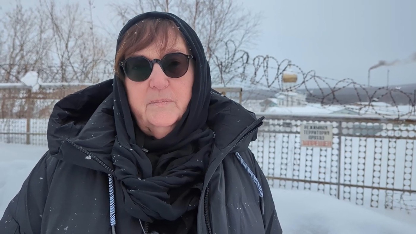 Rușii i-au dat mamei lui Navalnîi un ultimatum de 3 ore: înmormântare secretă sau fiul ei va fi îngropat în curtea închisorii