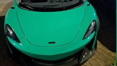 masina de lux verde