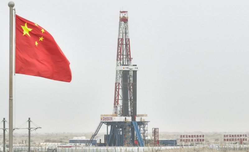 CHINA XINJIANG TAKLIMAKAN DESERT DEEP EARTH BOREHOLE DRILLING 10,000M (CN)