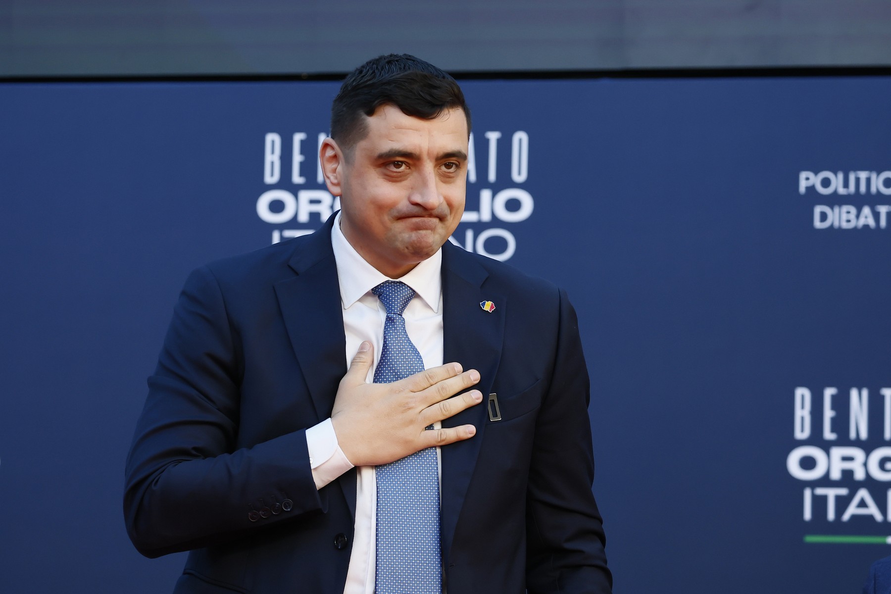 ÎNREGISTRARE „Primiți-i pe toți, indiferent ce escroci sunt!” Cum vrea George Simion să umple listele AUR pentru alegeri