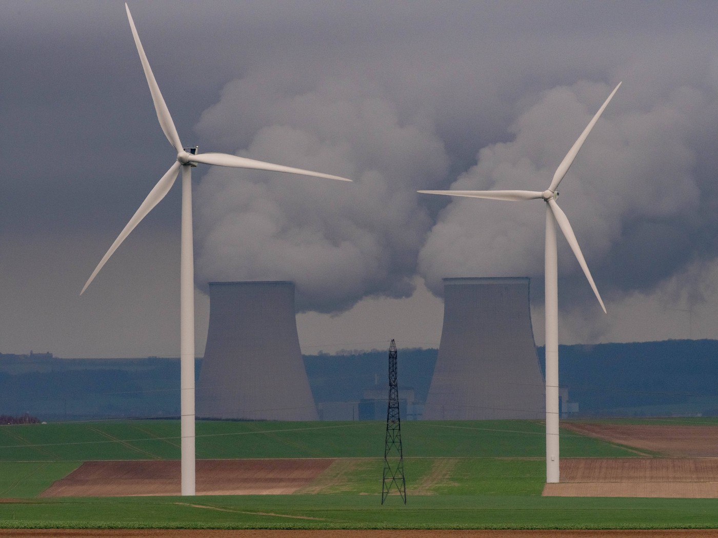 Reuters: Statele UE sunt împărțite în ceea ce privește folosirea energiei nucleare. România și alte 11 țări susțin tehnologia