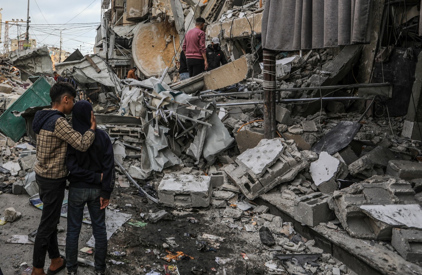 „Murim sub privirea întregii lumi”. Copii uciși în Gaza în timp ce așteptau la coadă pentru a primi medicamente