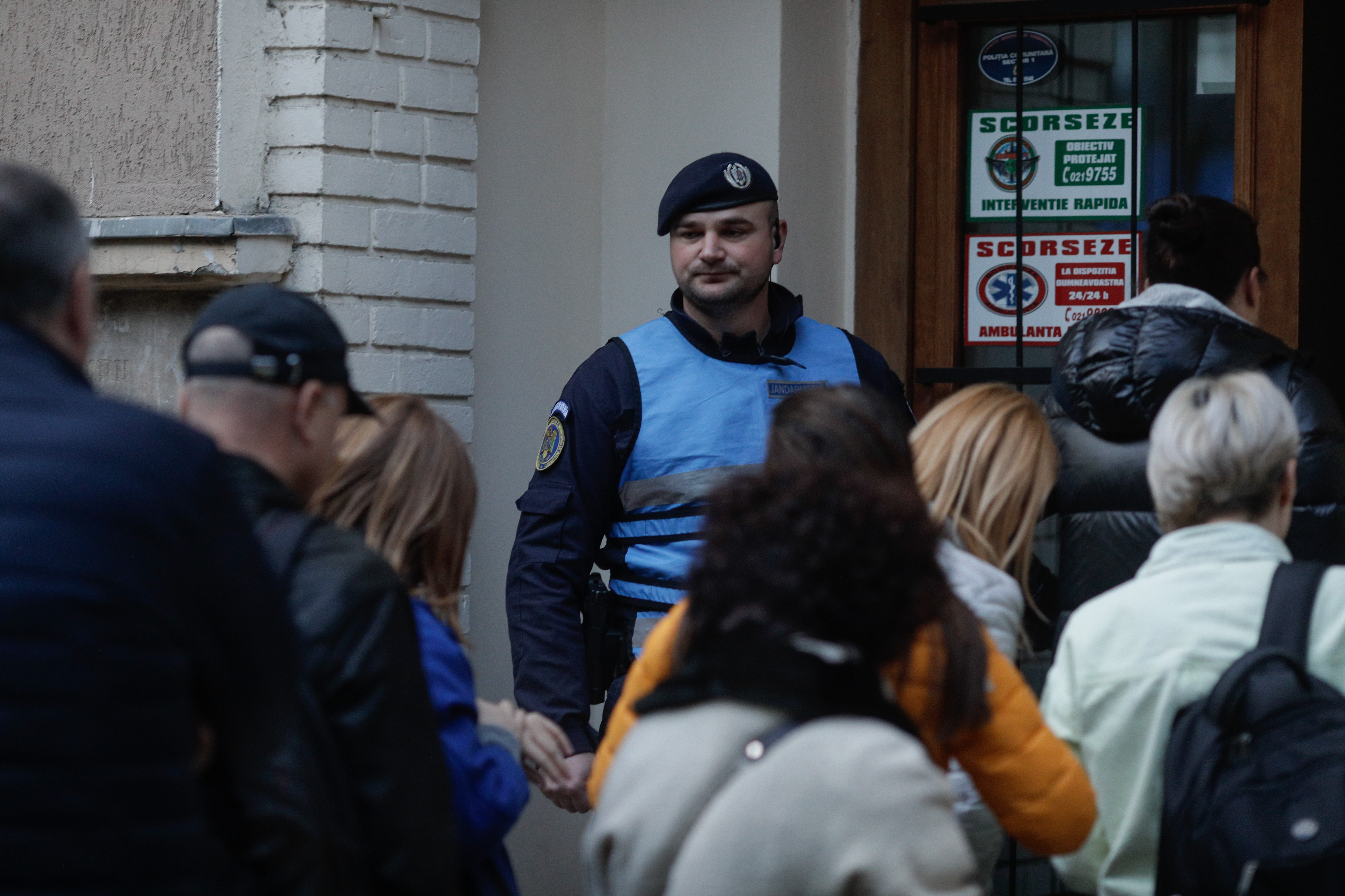 La școala Nicolae Titulescu s-au pus zăvoare la toaletă, iar copiii merg însoțiți. Elevul care ar fi fost violat a fost audiat
