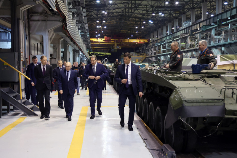 Putin la fabrică