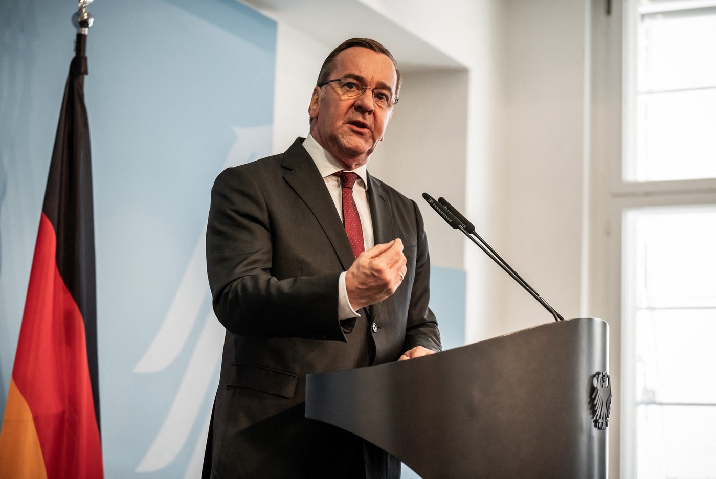Ministrul german al Apărării îl contrazice pe Macron: Declarațiile lui nu ajută Ucraina și nici aliații ei