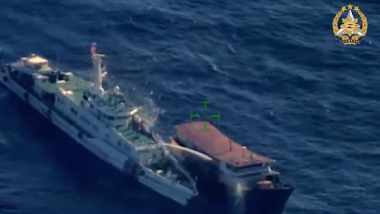 o navă a Chinei atacă o ambarcațiune a Pazei de Coastă filipineze cu tunuri de apă