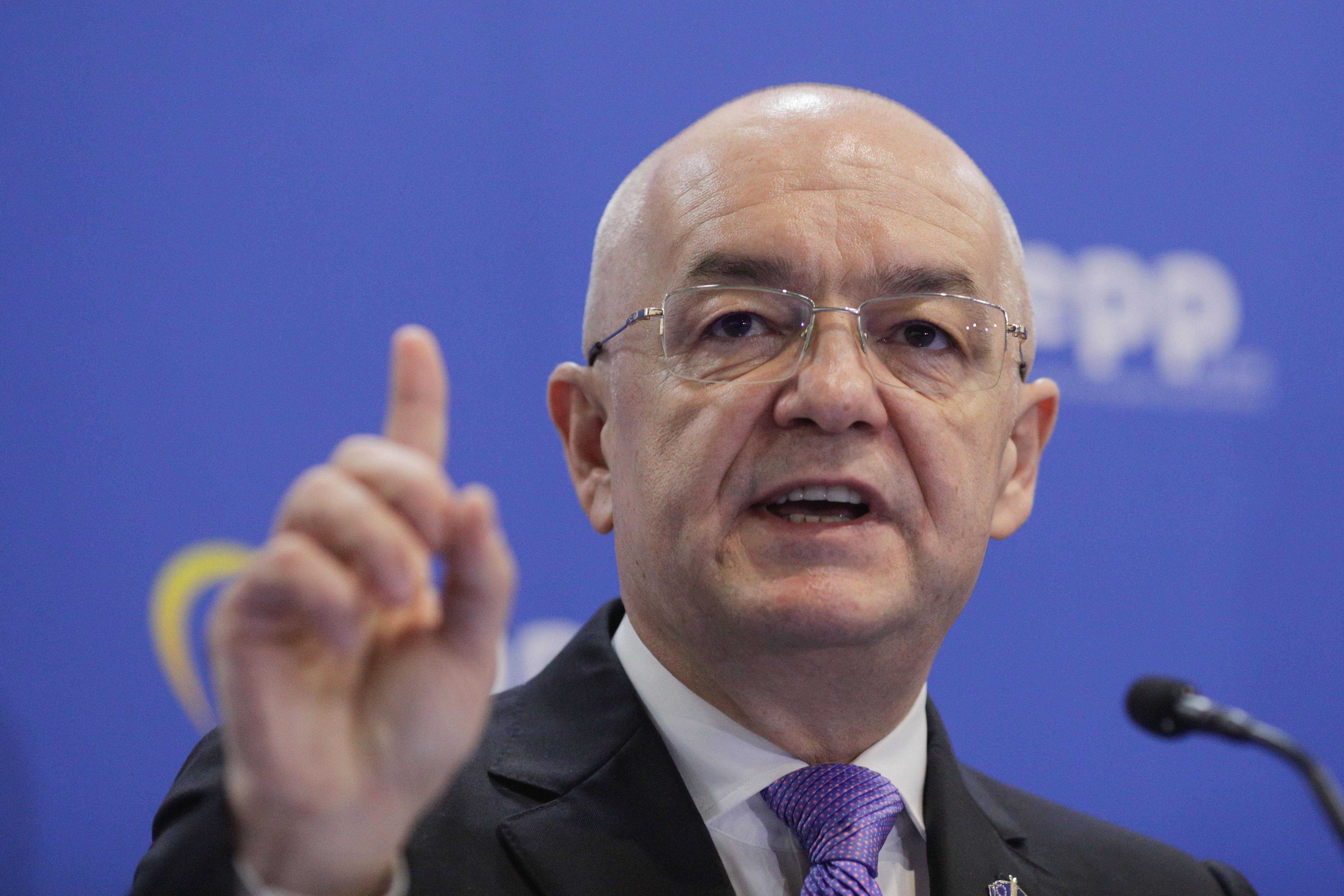 Sporul de „stat pe scaun” reaprinde conflictul dintre Emil Boc și consilierii USR la Cluj-Napoca