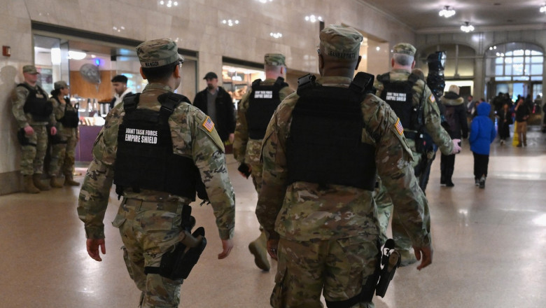 militari la metrou in new york