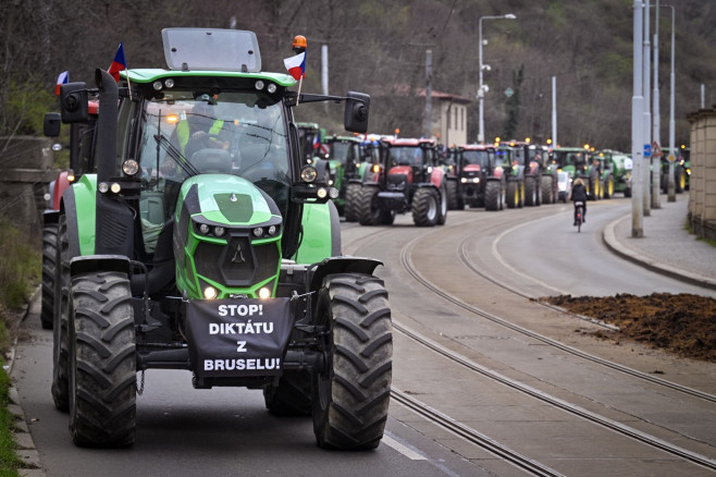 zemědělci, farmáři, protest, traktor, traktory, hnůj