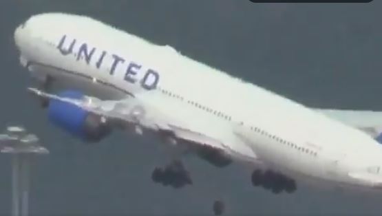 Un avion Boeing a aterizat de urgență după ce și-a pierdut o roată în zbor