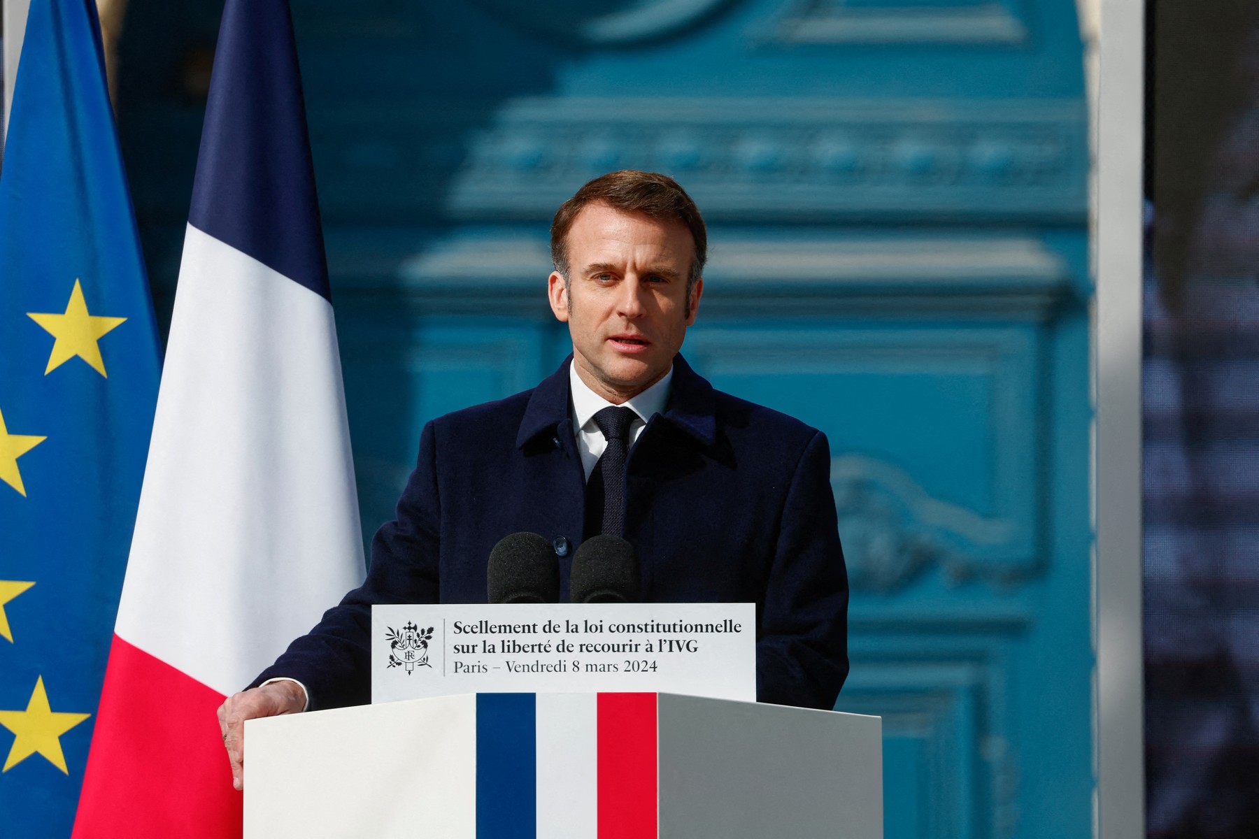Emmanuel Macron vrea ca dreptul la avort să fie garantat în Carta drepturilor fundamentale a Uniunii Europene