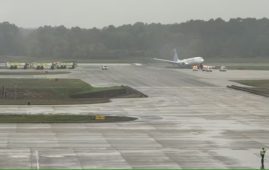 VIDEO Un avion cu 166 de oameni la bord a ieșit de pe pista aeroportului din Houston